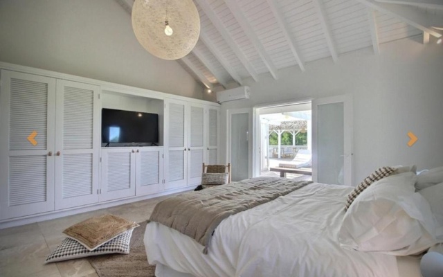 3 bedrooms villa at Les Terres Basses 200 m away from the beach with lake view private pool and enclosed garden — фото 2