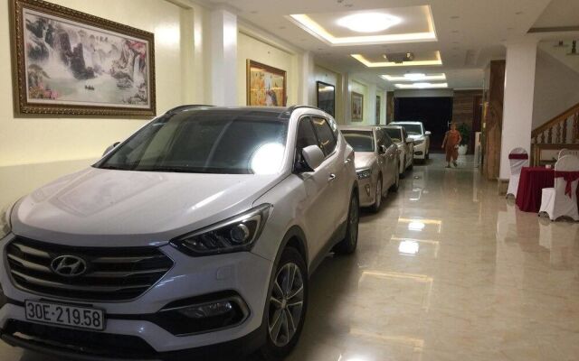 Dinh Gia Hotel