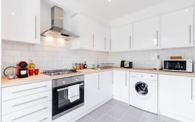 4 Bed House Central London Sleeps 8