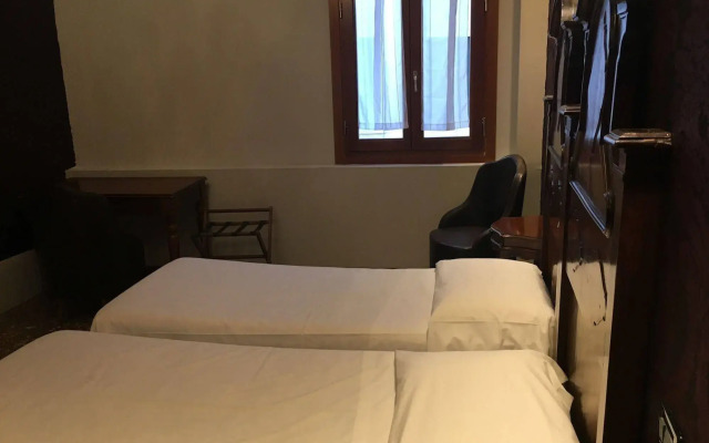 Locanda Leon Bianco on the Grand Canal