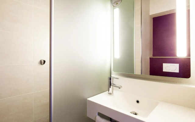 B&B HOTEL Paris Romainville Noisy-le-Sec