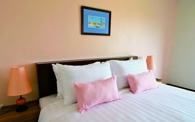 WE Valley Hotel