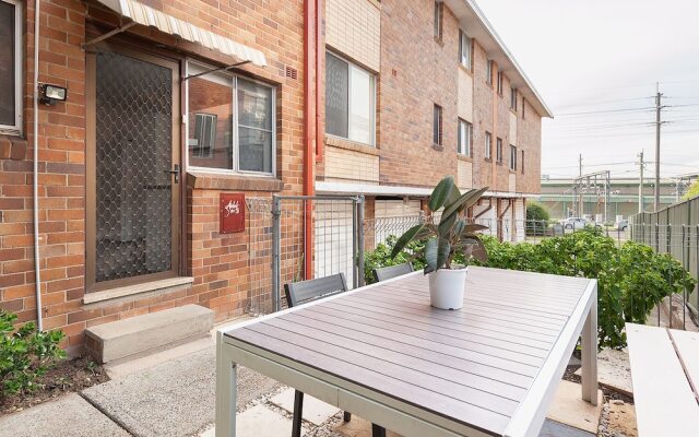 Comfy & Convenient Homebush West