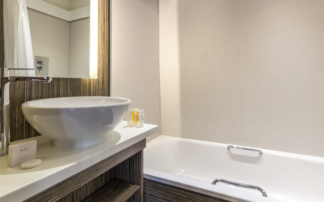White Hart Hotel & Apartments