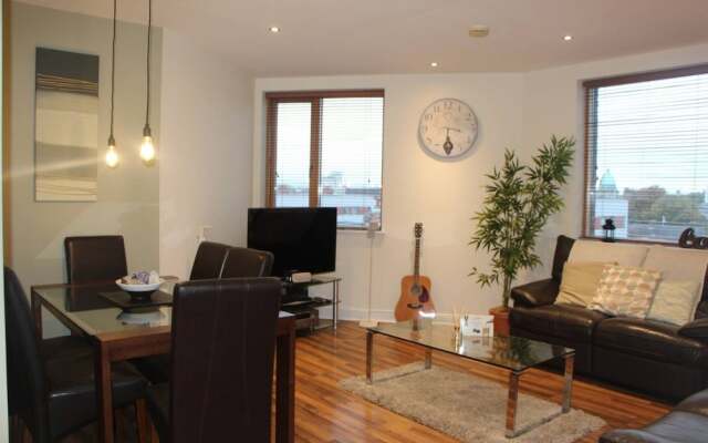 Stylish 2 Bedroom Smithfield Flat With Balcony