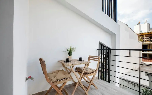 Sway - Chic 1-BR Apt & Balcony in Athens