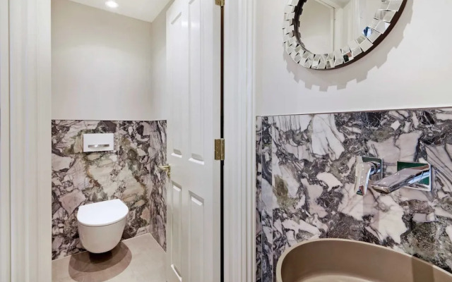 Marble Arch Suite 7-hosted by Sweetstay