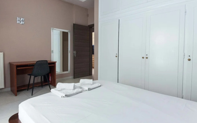 Kallithea Comfort 3 Bd Family Apt