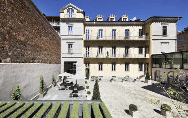 Opera 35 Boutique Hotel