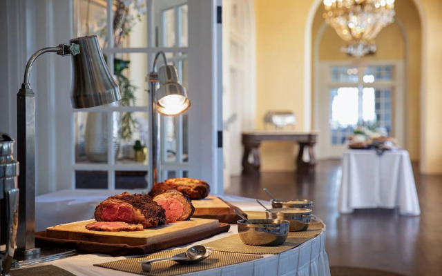 Grand Galvez Resort, Autograph Collection