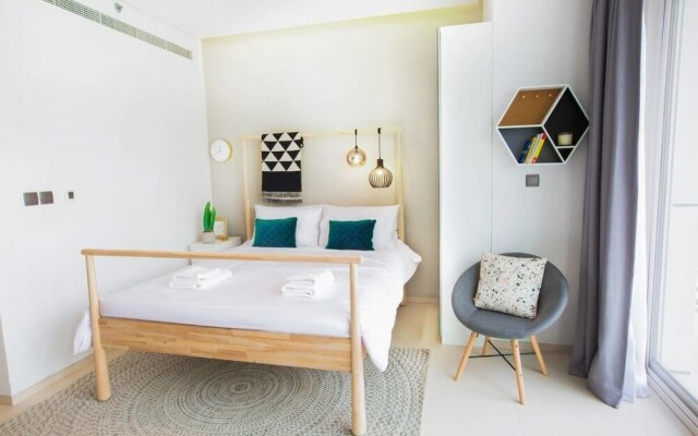 Newly Designed Apartment Walk to the Beach