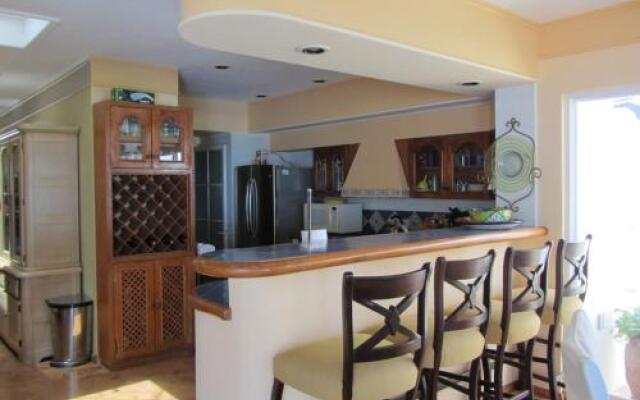Casa Dos Dolphins Villa