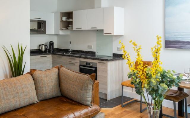 10 Loch View With Loch Views