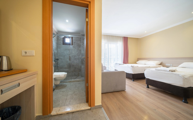 Magic Tulip Beach Hotel