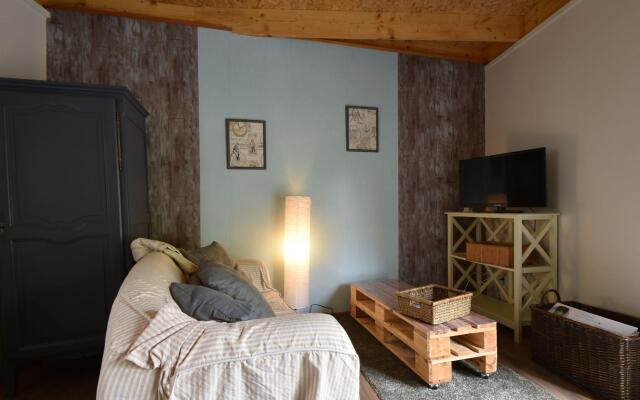 Quaint Holiday Home  in Saint-Gilles-les-Bois with Garden