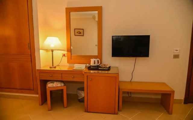 Eagles Downtown Zahabia & Beach Resort