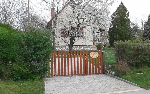 Cseresznyevirág Vendégházak