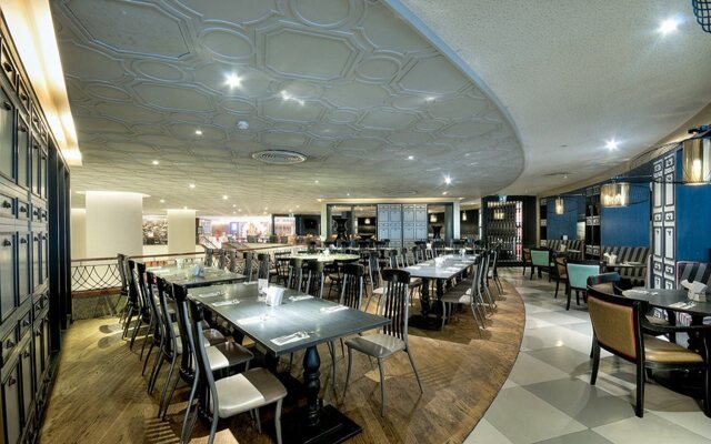Narai Hotel (SHA Extra Plus)