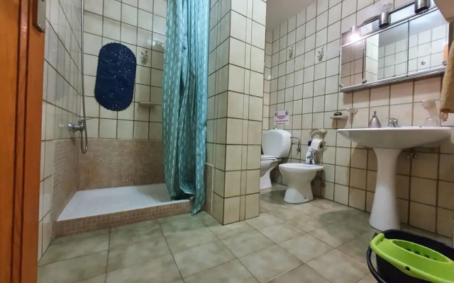 Doramas Private Rooms Shared Toilet