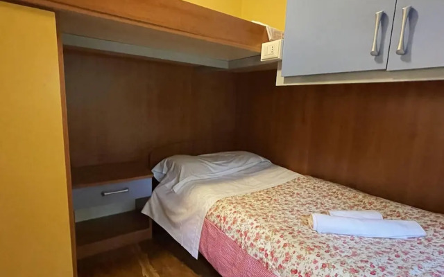 Snug Mobile Home in Toscana With Garden