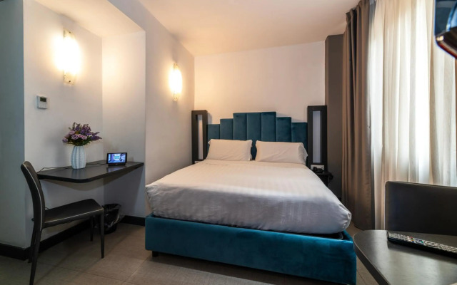 Golden Hotel