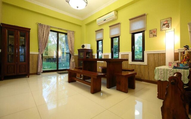 Mu Xia Beds and Breakfasts