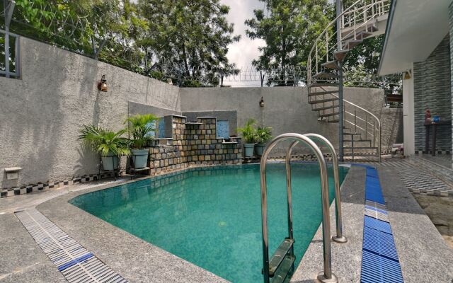 OYO 16928 Home Pool Side 2BHK Chakrata Road