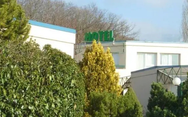 Kyriad Annemasse Hotel