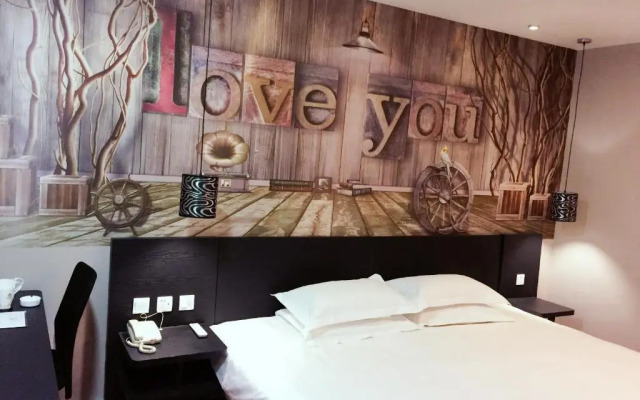 Migratory Hotel 54 Square Aofan Center