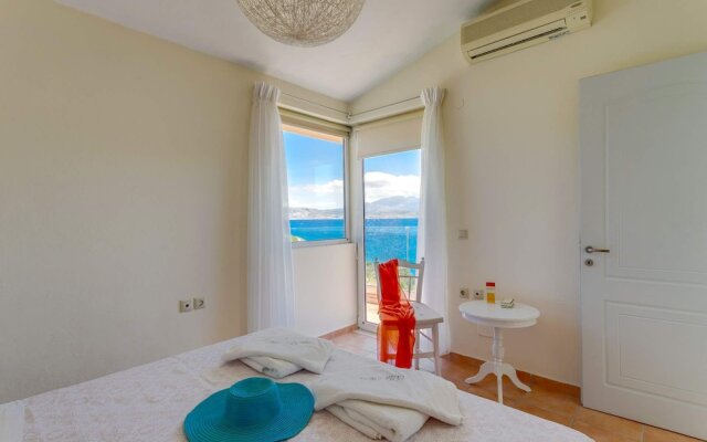 Longobardi Sea Front Villa Chania Greece