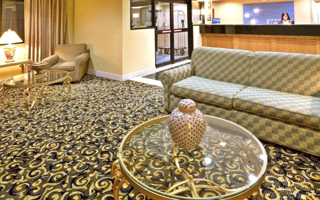 Comfort Suites NW Dallas Near Love Field