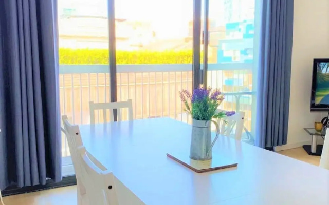Two Bedroom Balcony Apartment Liverpool