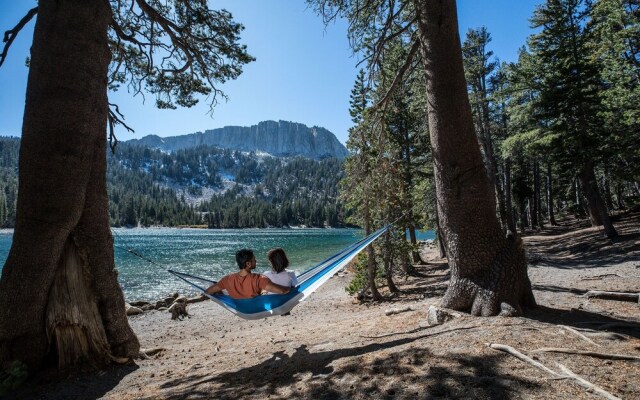 Silver Bear 19 with Covered Parking, Walk to Canyon Lodge by RedAwning