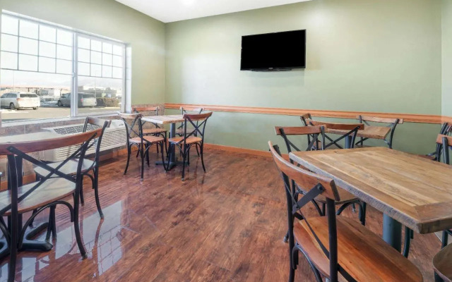 La Quinta Inn & Suites by Wyndham Belgrade - Bozeman Airport