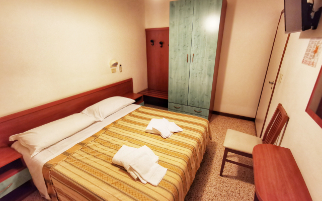 Hotel Sayonara