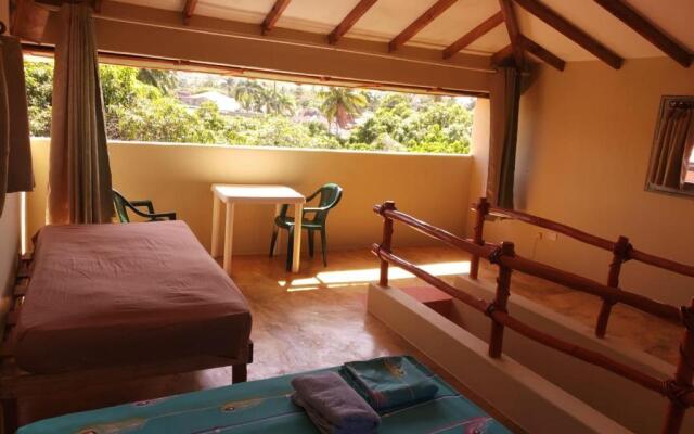 YES PAPA! Rooms at 100m from the beach!