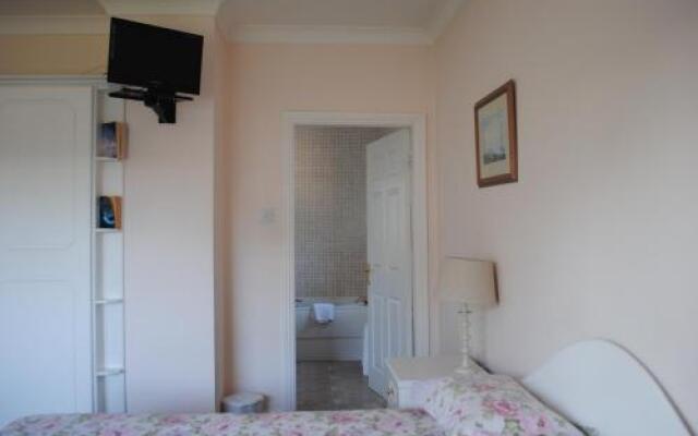 Oldcourt House Bed and Breakfast