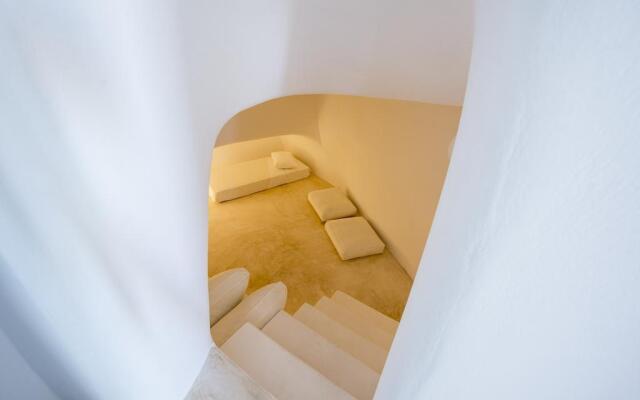 Agapi Cave House