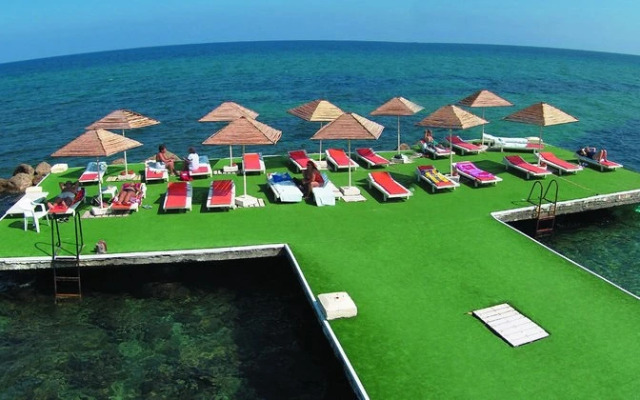 Lapethos Resort Hotel & Casino