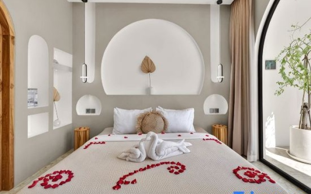 Unu V7 : 2BR W/ Rooftop Sauna & Ice-bath in Canggu - A Luxury Private Villa By Balinest Villas — 4-star hotel in Canggu