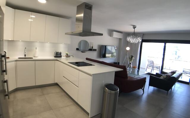 Contemporary 1 Bedroom Apt Puerto Banus