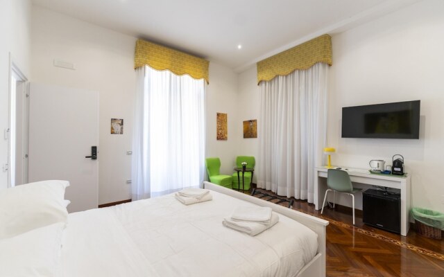 Piazza Sannazzaro 200 - Klimt