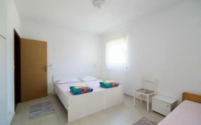 Apartments Boguvila - Two-bedroom Family Apartment With Terrace -