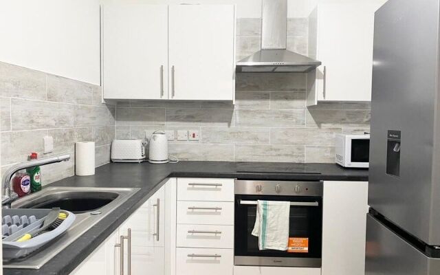 Tong Apartments