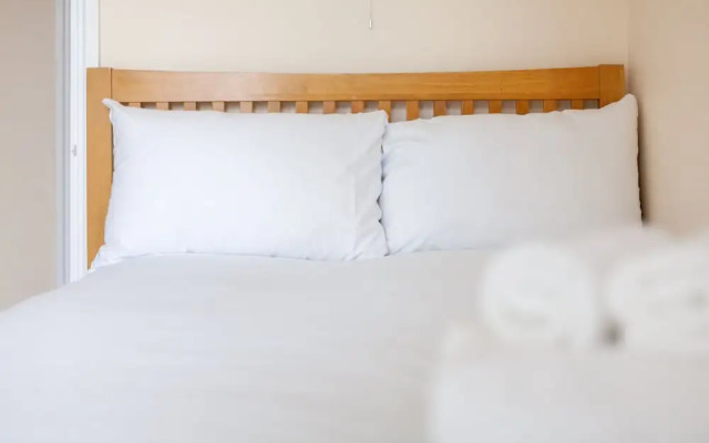 Spacious 3-bed flat by popular Waterloo