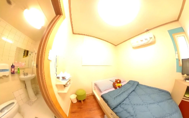 Naru Hostel
