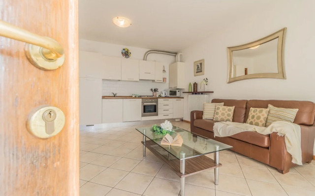 Golden View Apartment