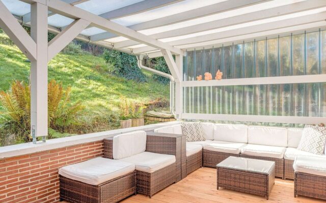 Spacious Apartment near Lake in Guntersberge