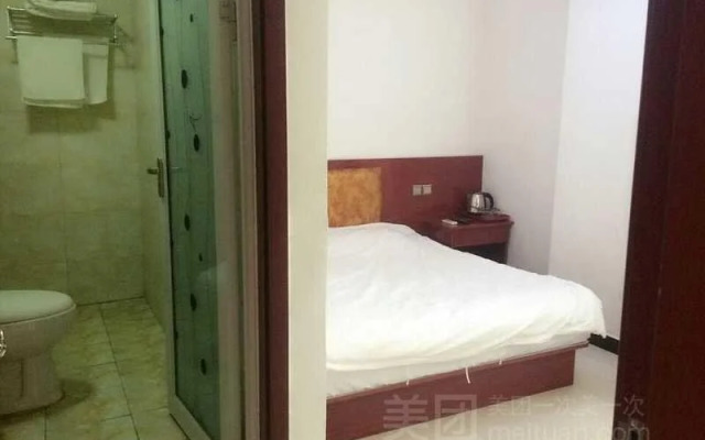 Xinglong Jiahong Inn