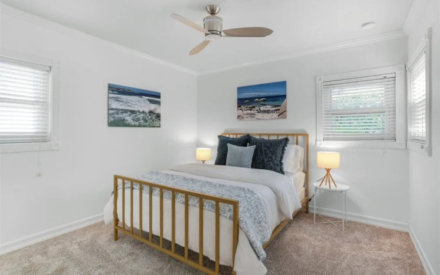 Petite Private Bungalow